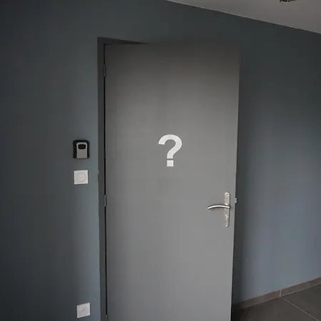 Atypique De Maubourg, De A 8 Personnes, Proche Depart Passerelle Dom wakacyjny