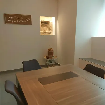 Atypique De Maubourg, De à 8 Personnes, Proche Départ Passerelle *