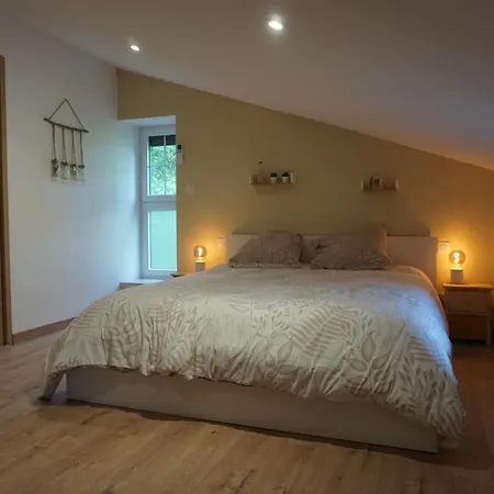 Atypique De Maubourg, De A 8 Personnes, Proche Depart Passerelle Holiday home