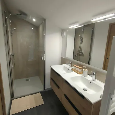 Atypique De Maubourg, De A 8 Personnes, Proche Depart Passerelle Dom wakacyjny Saint-Maurice-de-Lignon