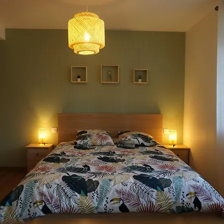 Atypique De Maubourg, De A 8 Personnes, Proche Depart Passerelle Holiday home *
